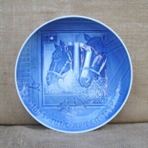 Vintage Horses in Stable 1975 Copenhagen Porcelain Plate